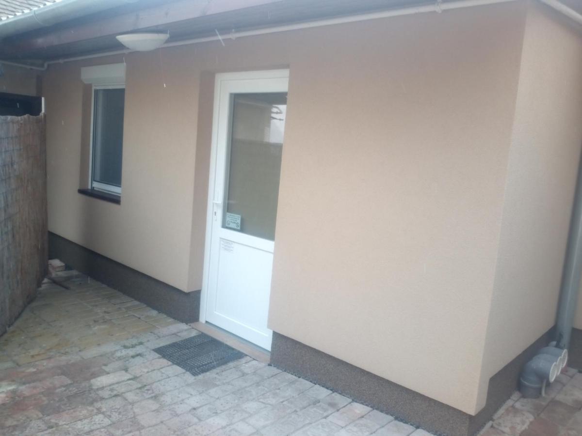 Start Apartmanok Pecs Luaran gambar