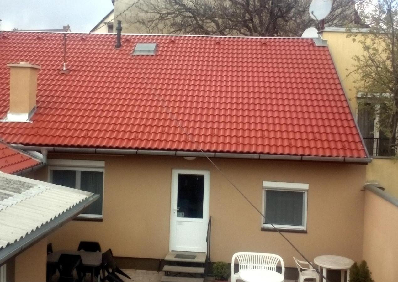 Start Apartmanok Pecs Luaran gambar