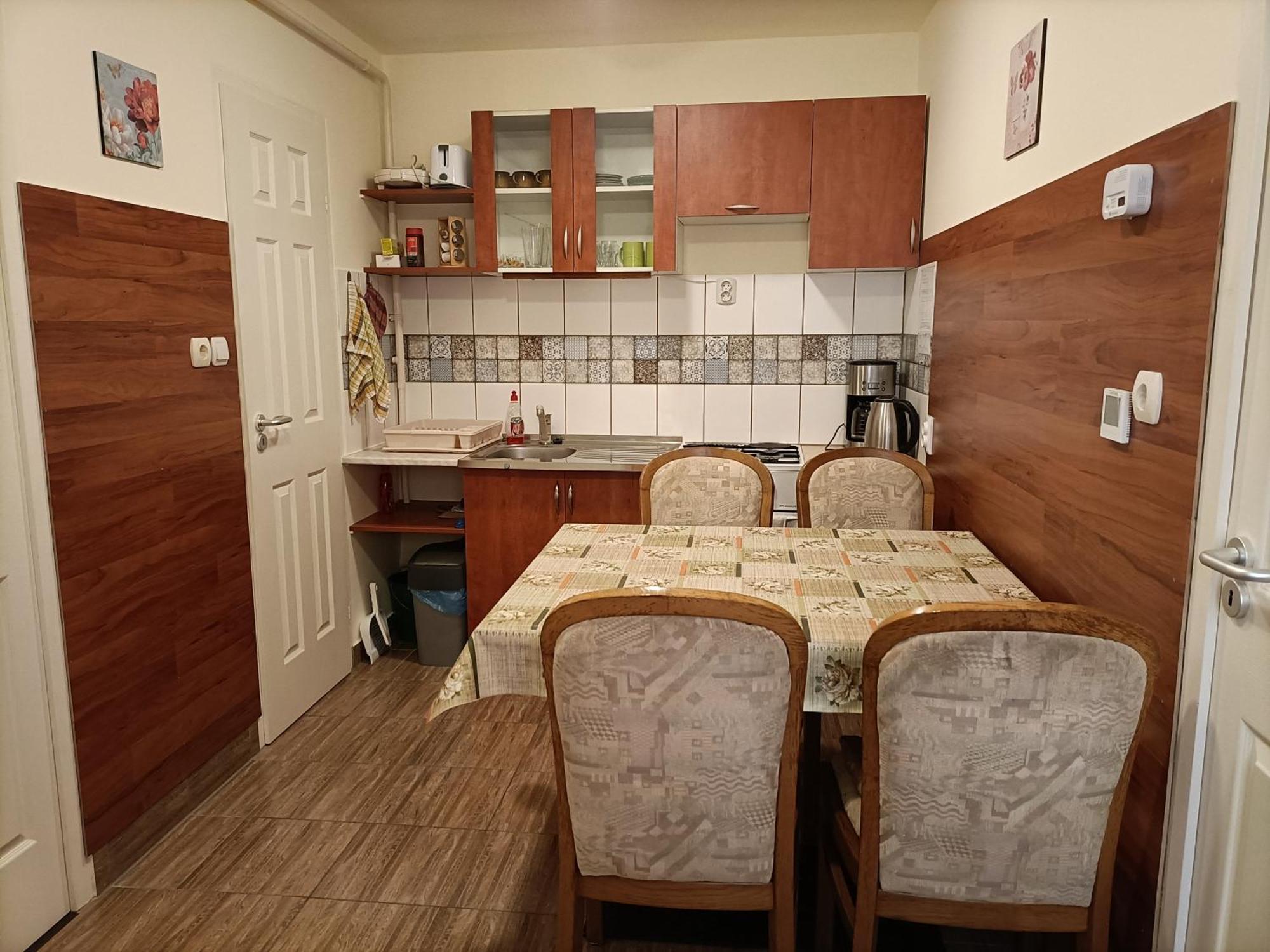 Start Apartmanok Pecs Luaran gambar