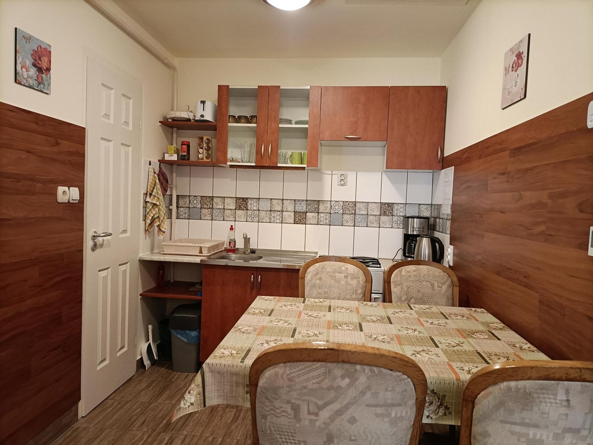 Start Apartmanok Pecs Luaran gambar