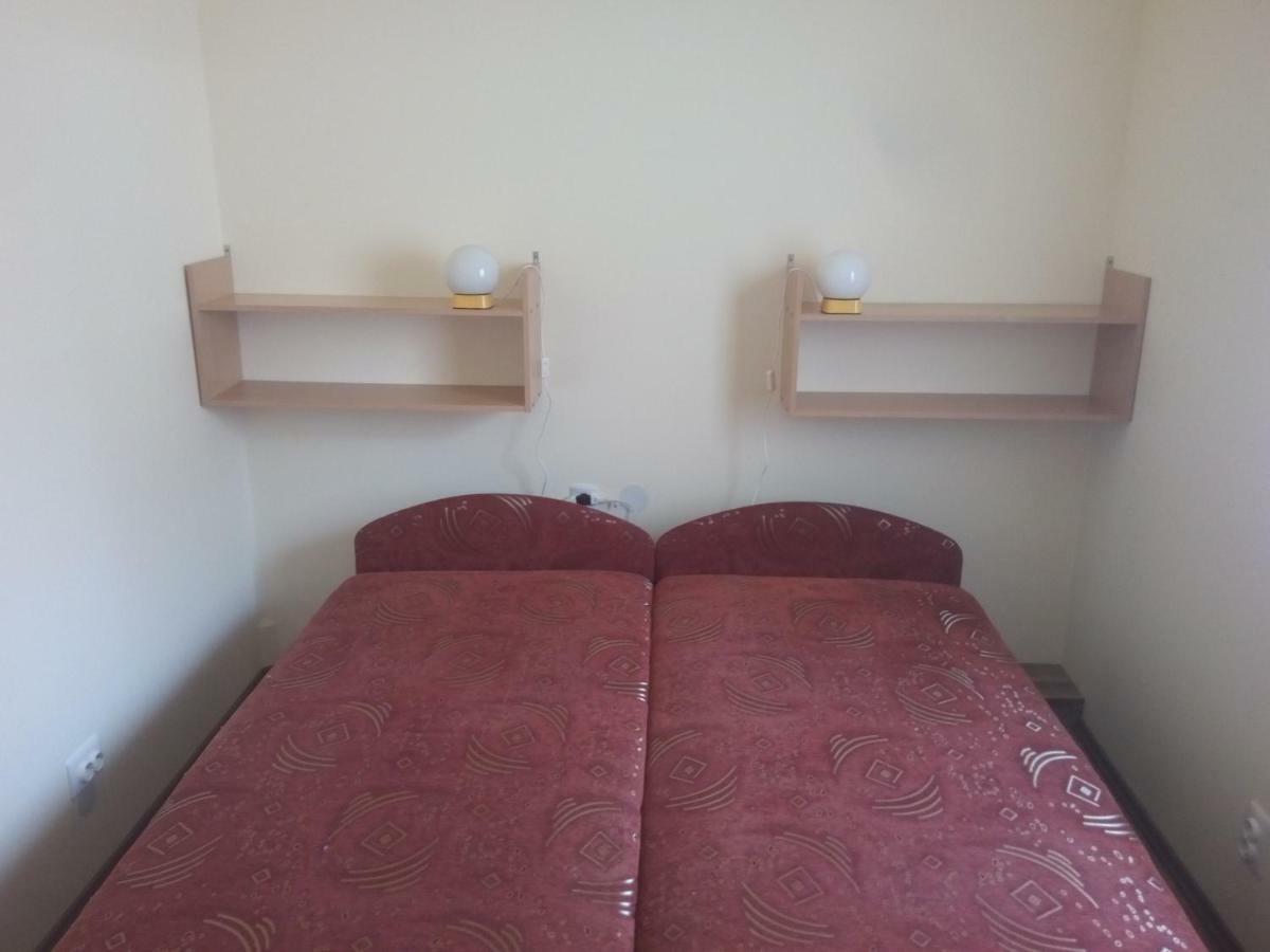 Start Apartmanok Pecs Luaran gambar
