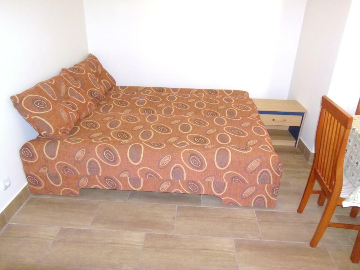 Start Apartmanok Pecs Luaran gambar